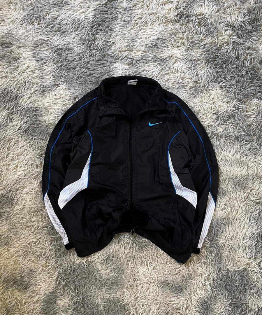 WINDBREAKER NIKE COLOURBLOCK Fesyen Pria Pakaian Baju Luaran