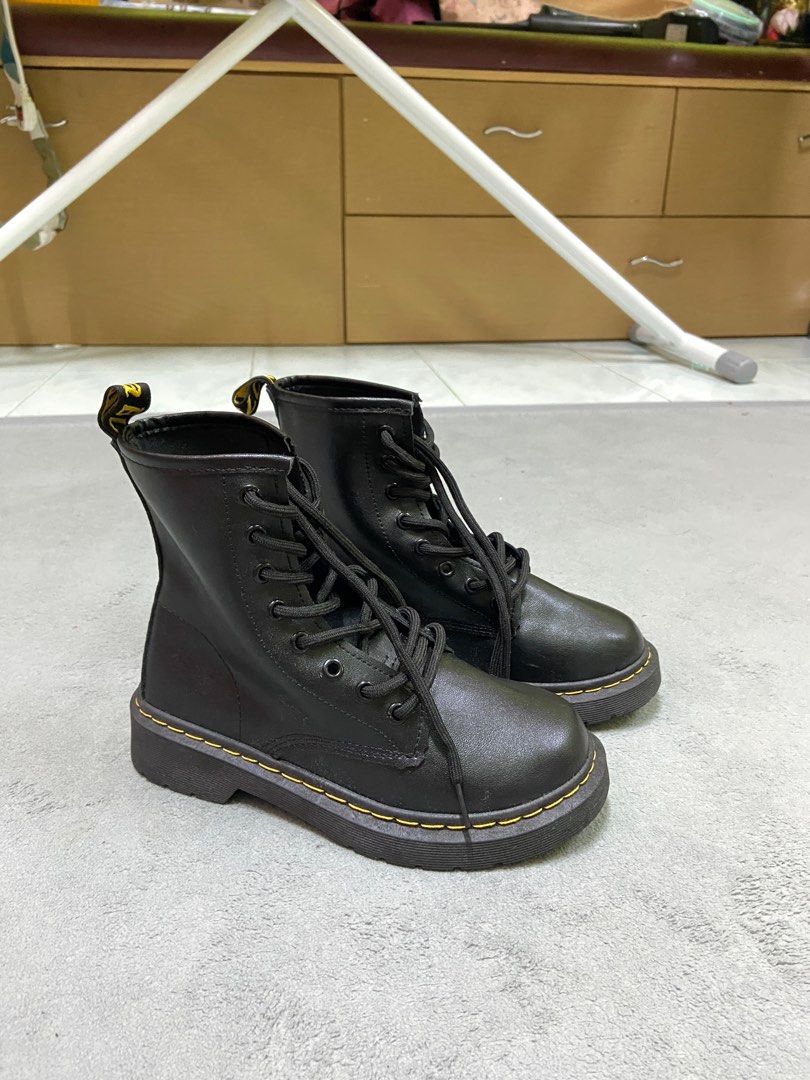 Dr martens 4090 hotsell