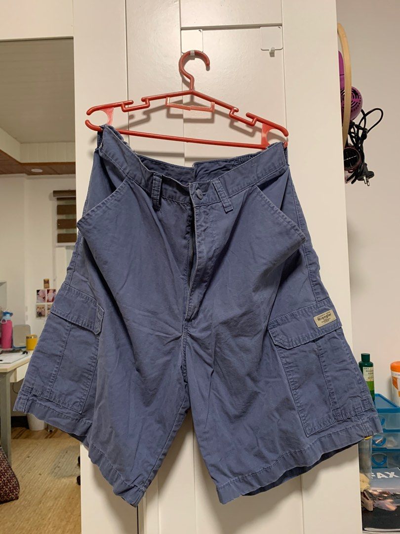 Wrangler Men s Blue Cargo Shorts size 36