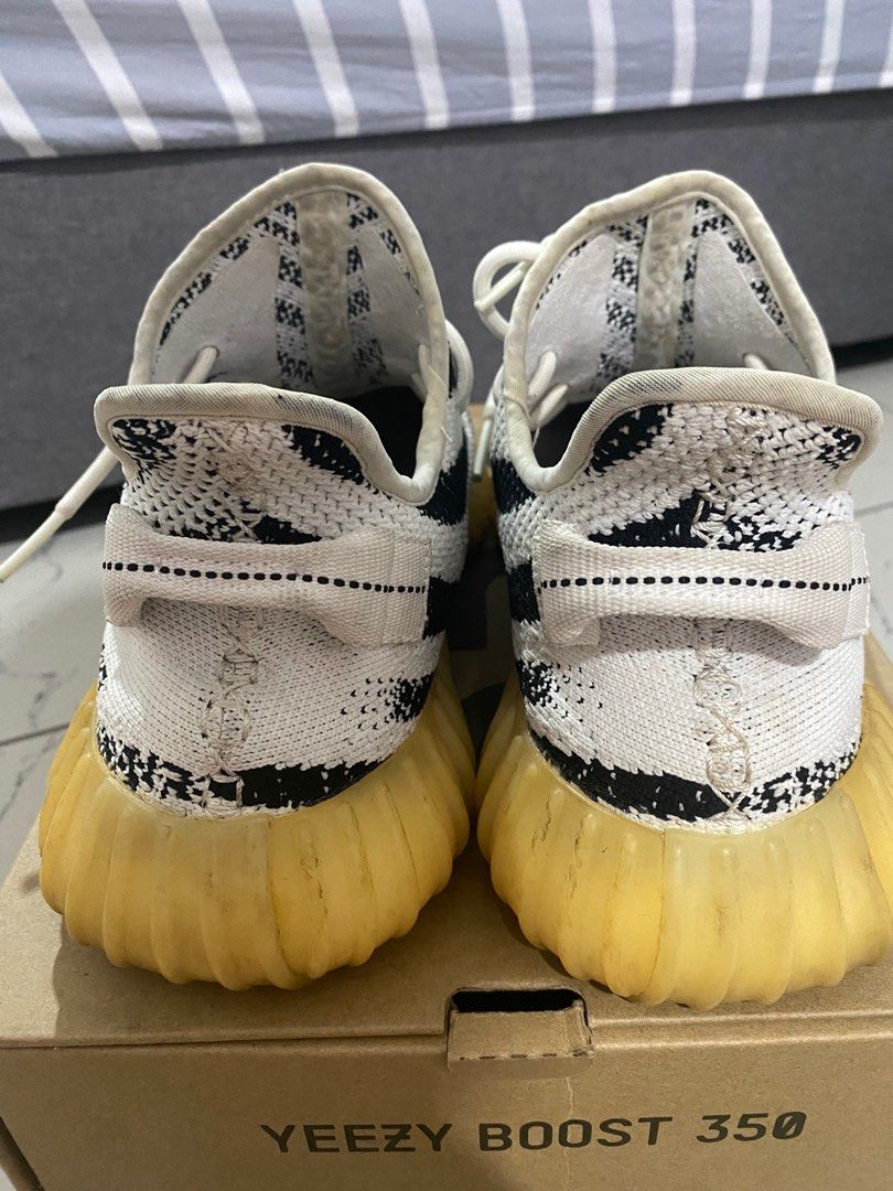 yeezy 350 zebra back