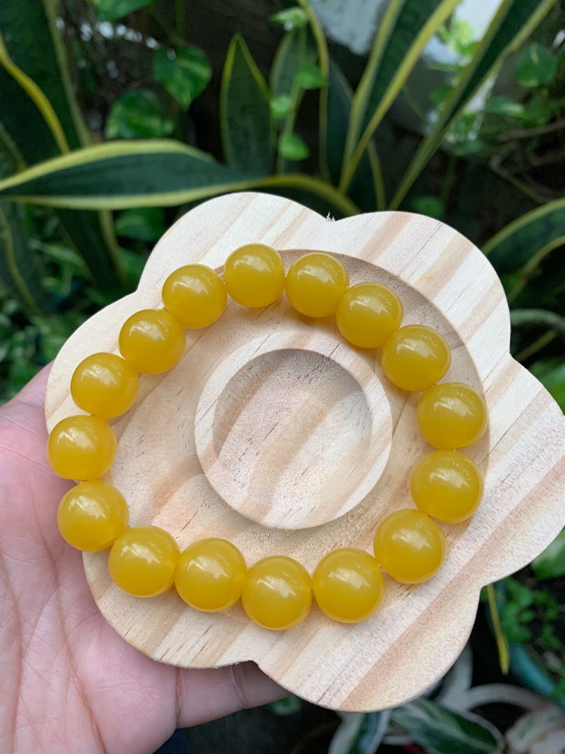 Beeswax amber outlet