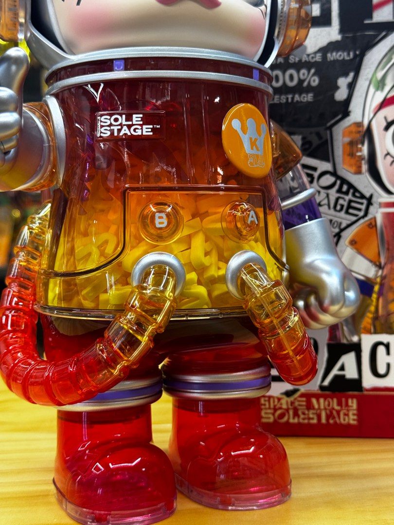 現貨400% Mega Space molly Solestage 夏家歡Popmart, 興趣及遊戲