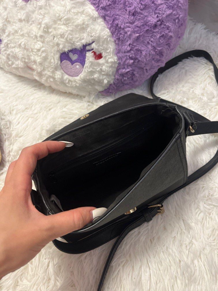 Atmosphere sling bags top