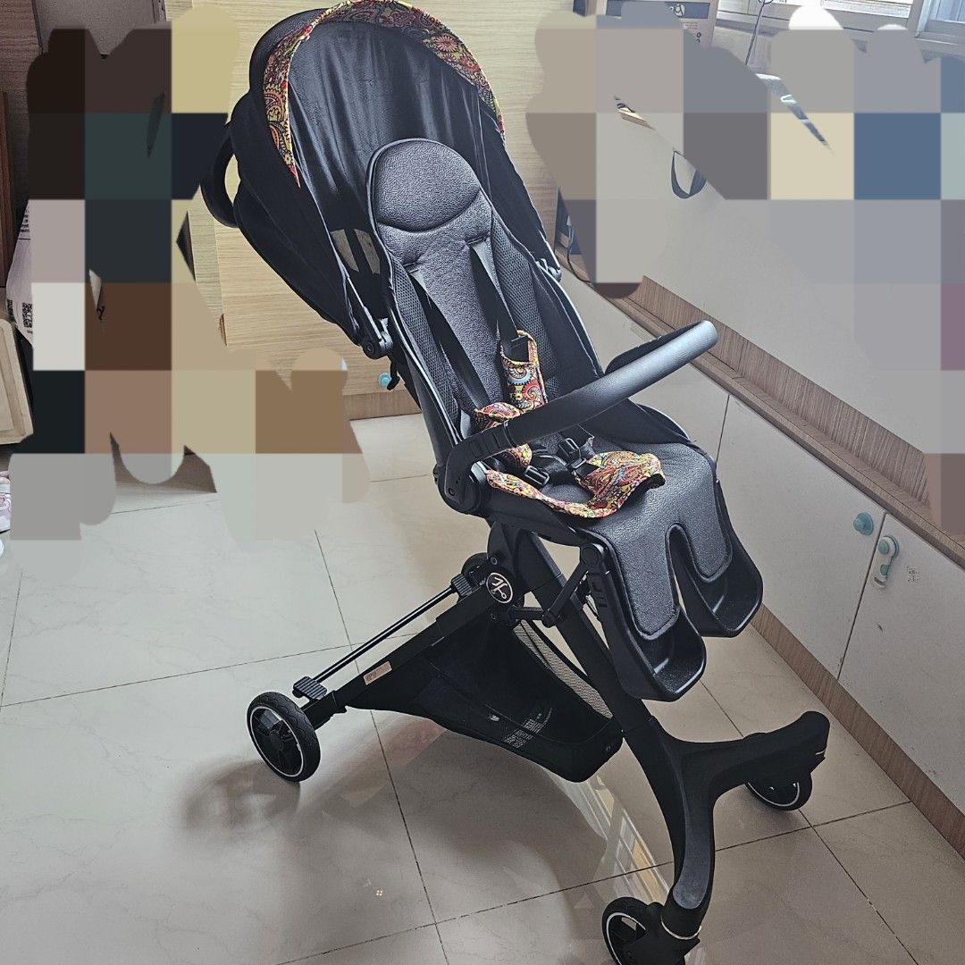 folderable Stroller (Category: Strollers) located in Singapore. Submitted by littlelamby2015 (Listing ID 1262495963, Image 3). Description: .