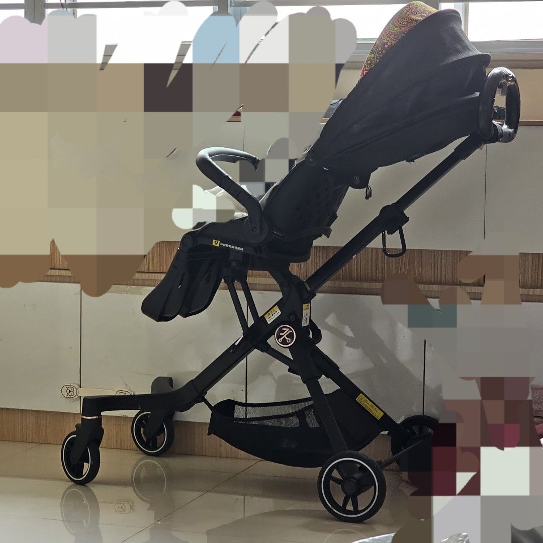 folderable Stroller (Category: Strollers) located in Singapore. Submitted by littlelamby2015 (Listing ID 1262495963, Image 2). Description: .