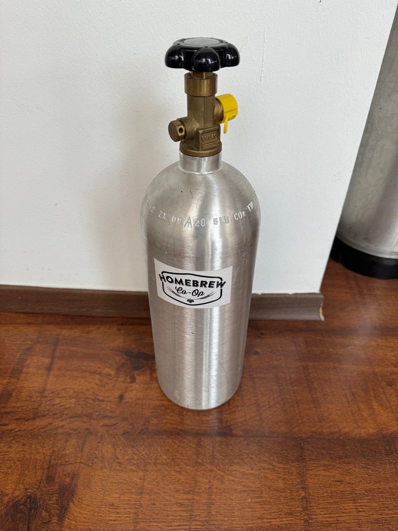 Beer kegerator CO2 tank 5LB, Food & Drinks, Beverages on Carousell