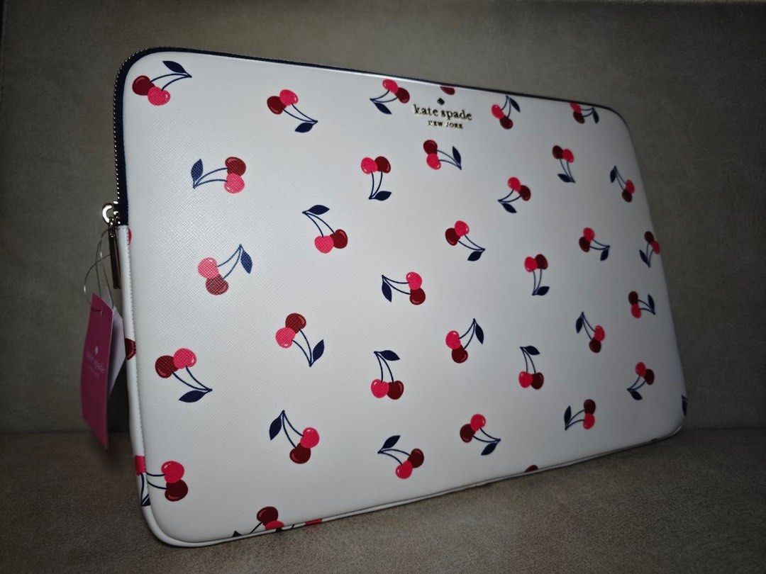 Kate spade best sale 15.6 laptop sleeve
