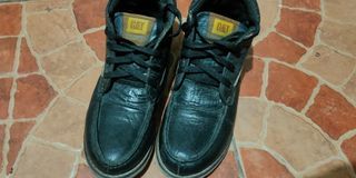 Caterpillar leather shoes size 7.5. Not martens reebok nike adidas jordan formal shoes