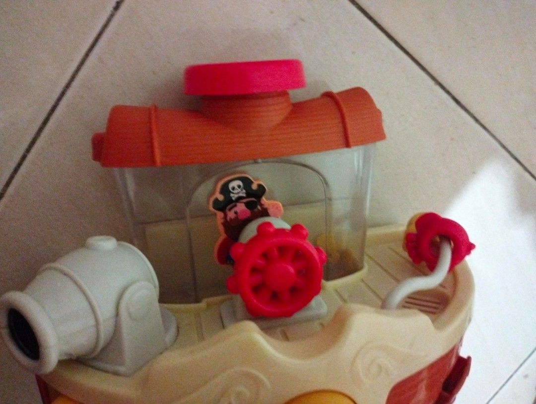 Chad valley top bath pirate ship