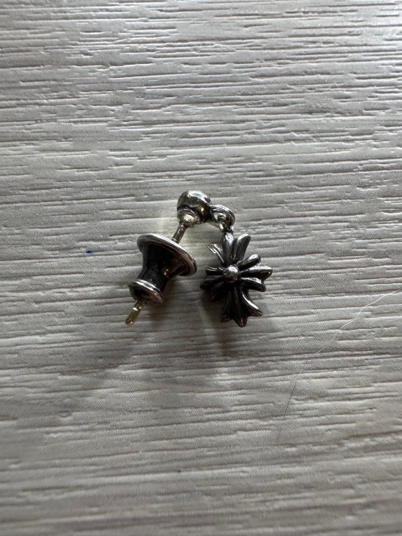 Chrome hearts earring cross on sale