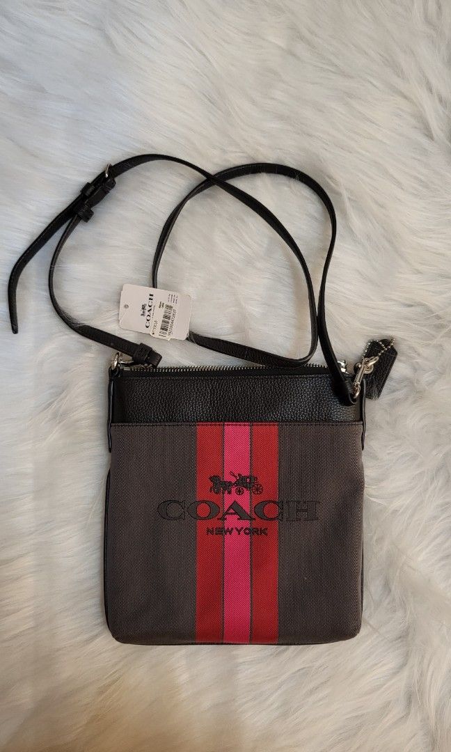 Coach kitt messenger crossbody sales with horse and carriage