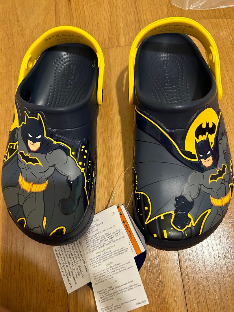 Batman crocs best sale size 9