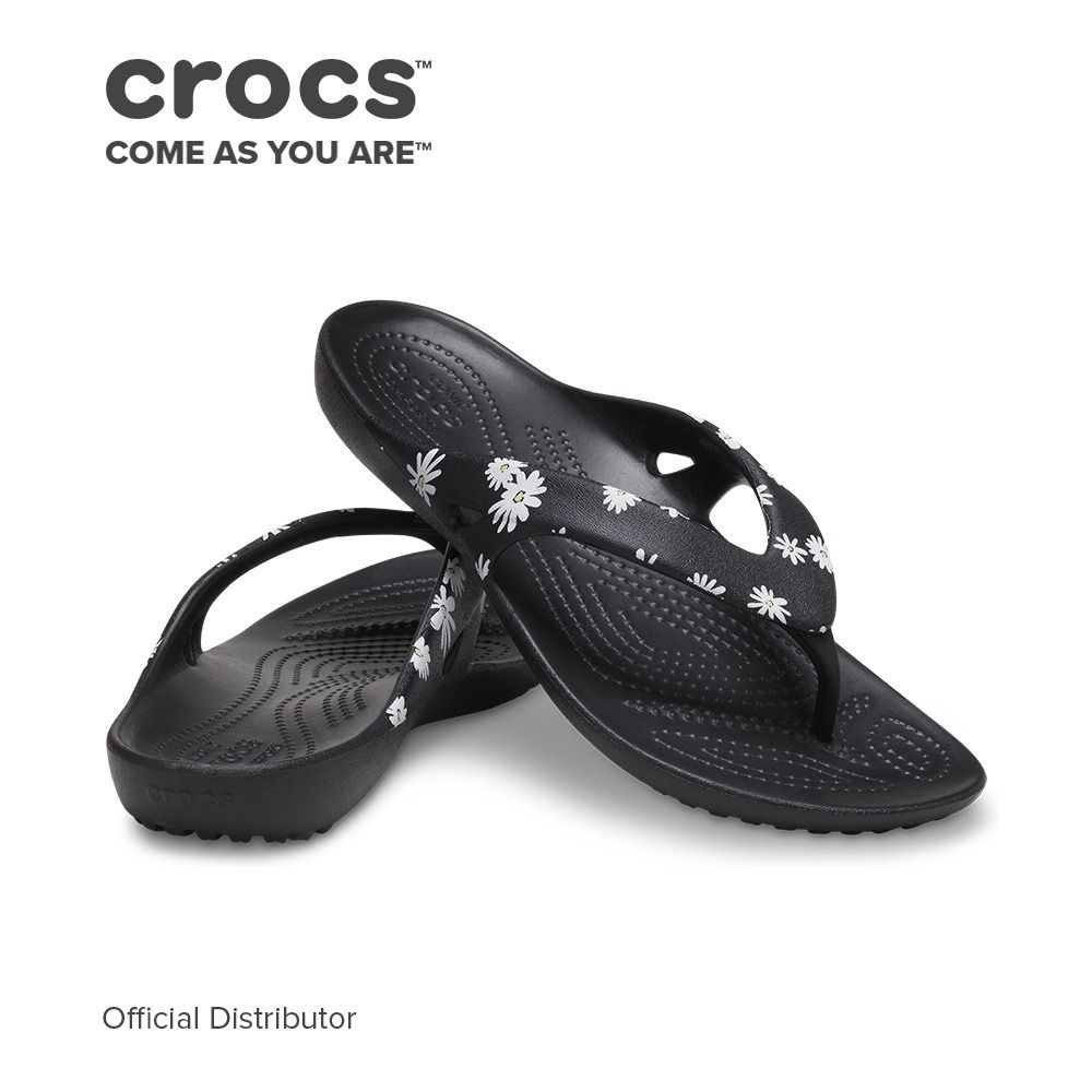 Crocs Women s Kadee II Graphic Print Flip in Black Floral