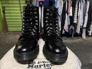Dr martens assange hot sale