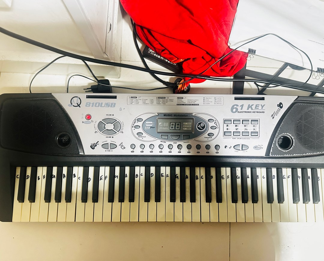 Electric keyboard MQ810USB piano beginner 61 keys, Hobbies & Toys