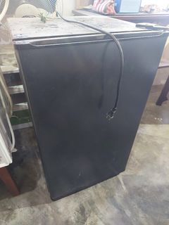 EZY Personal Refrigerator