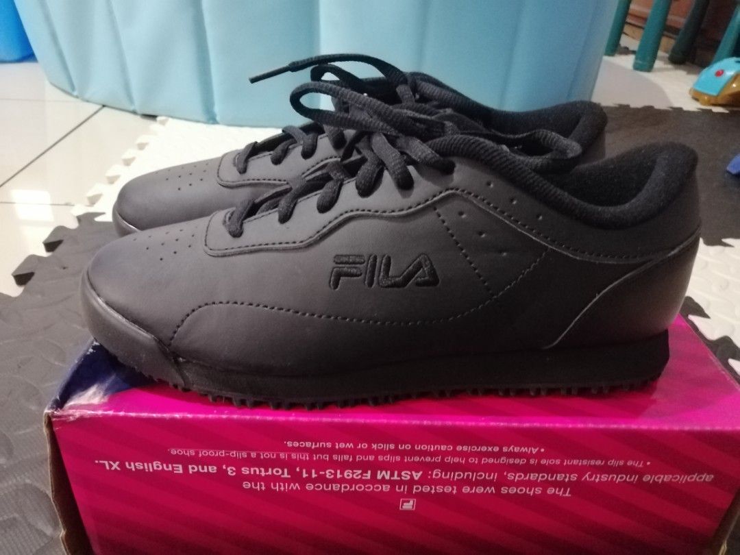 Womens fila memory discount viable athletic sneakers