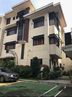 For Rent Unfurnished 3-Storey Townhouse in Sacred Heart, Quezon City