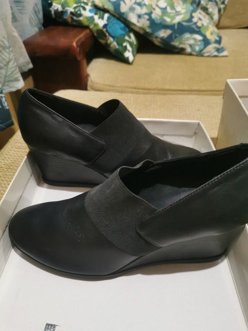 Geox Wedge shoes Women s Fashion Footwear Wedges on Carousell