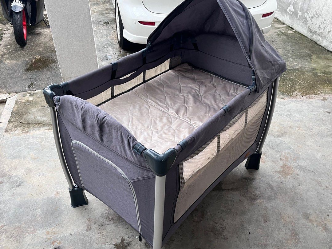 Giggles hotsell travel cot