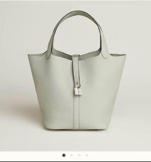 HERMÈS Picotin PM handbag in Vert Criquet Clemence leather with