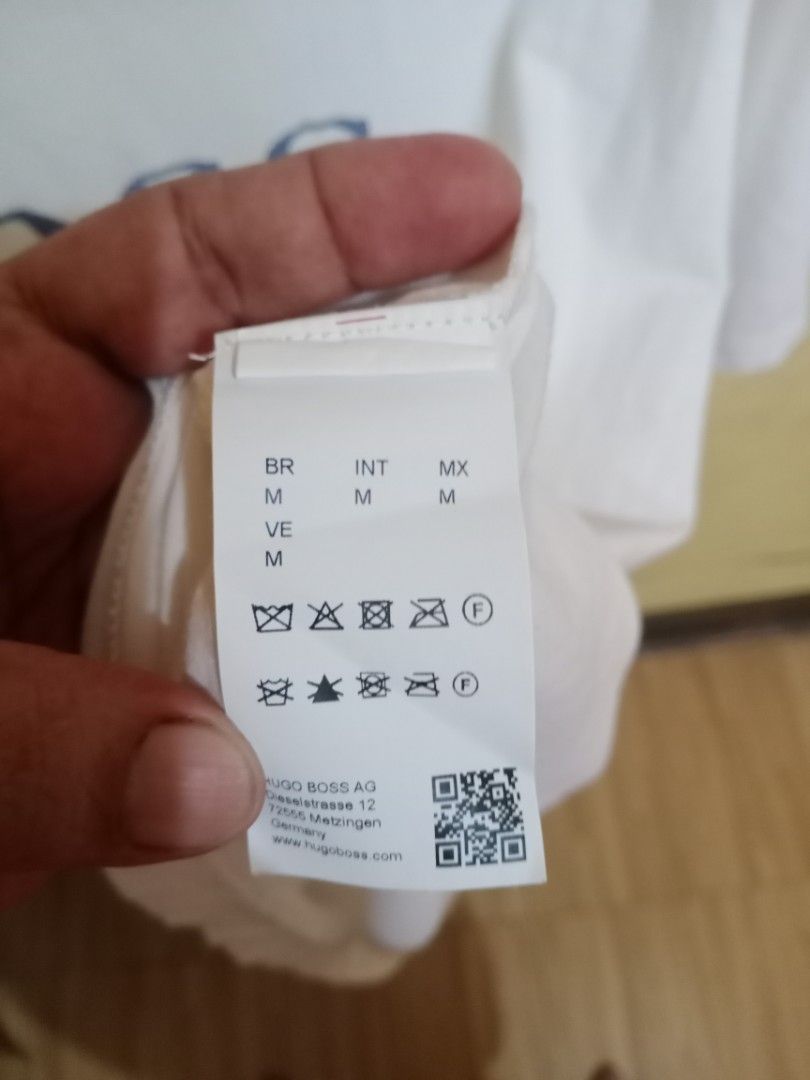 Hugo Boss T-shirt (Category: Tshirts & Polo Shirts ) located in Manila. Submitted by arnel0029 (Listing ID 1262535650, Image 3). Description: Selling preloved Hugo boss t-shirt,good as new and no issue..