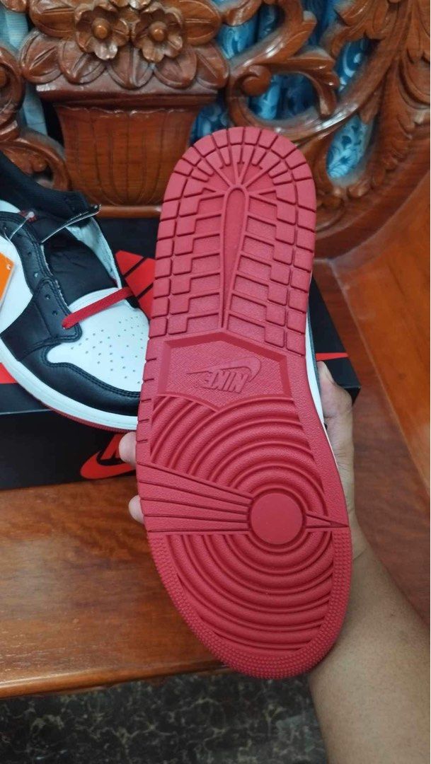 round toe jordans