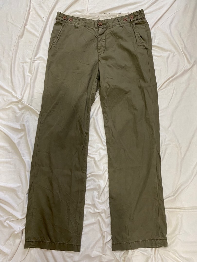 Khakis button, Men's Fashion, Bottoms, Chinos on Carousell