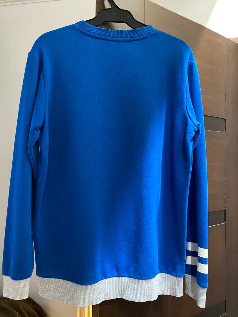 Li-Ning x Marvel Captain America Sweater (Category: Tshirts & Polo Shirts ) located in Imus. Submitted by commoditieees (Listing ID 1262612947, Image 3). Description: Captain America Sweater by Li Ning x Marvel Dimes: 18x25 Shipping Shouldered by buyer.