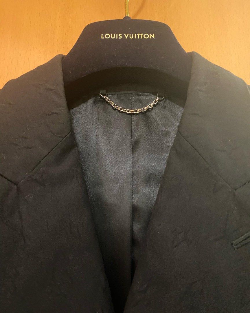 Louis Vuitton Lvse Single-Breasted Embossed Monogram Jacket Dark Grey. Size 48