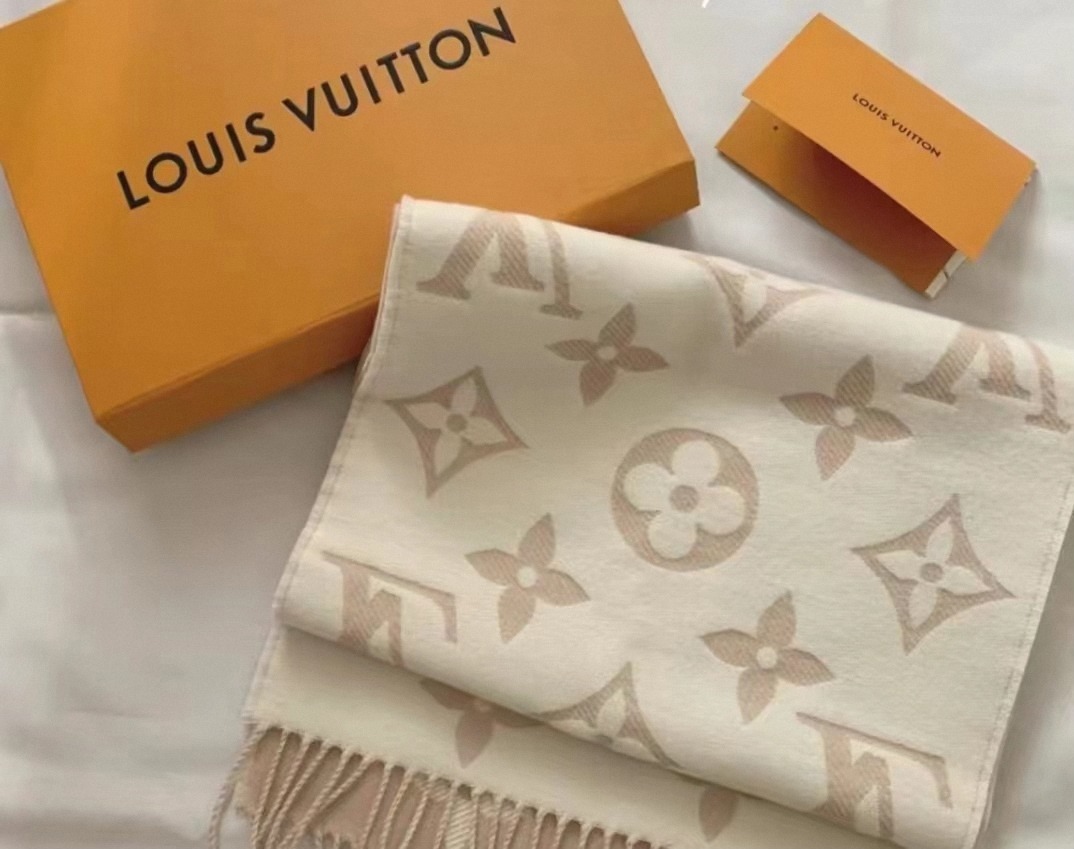 💯 authentic louis vuitton scarf, Luxury, Accessories on Carousell