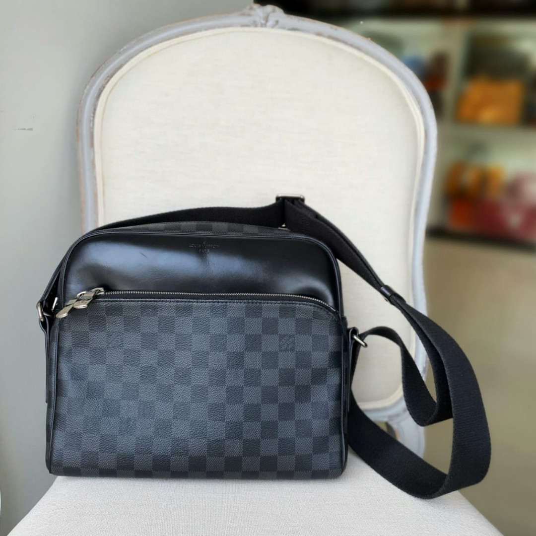 Louis Vuitton Dayton Reporter Bag Damier Graphite PM Black