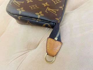 SP0168 LV Crossbody Bag, Luxury, Bags & Wallets on Carousell