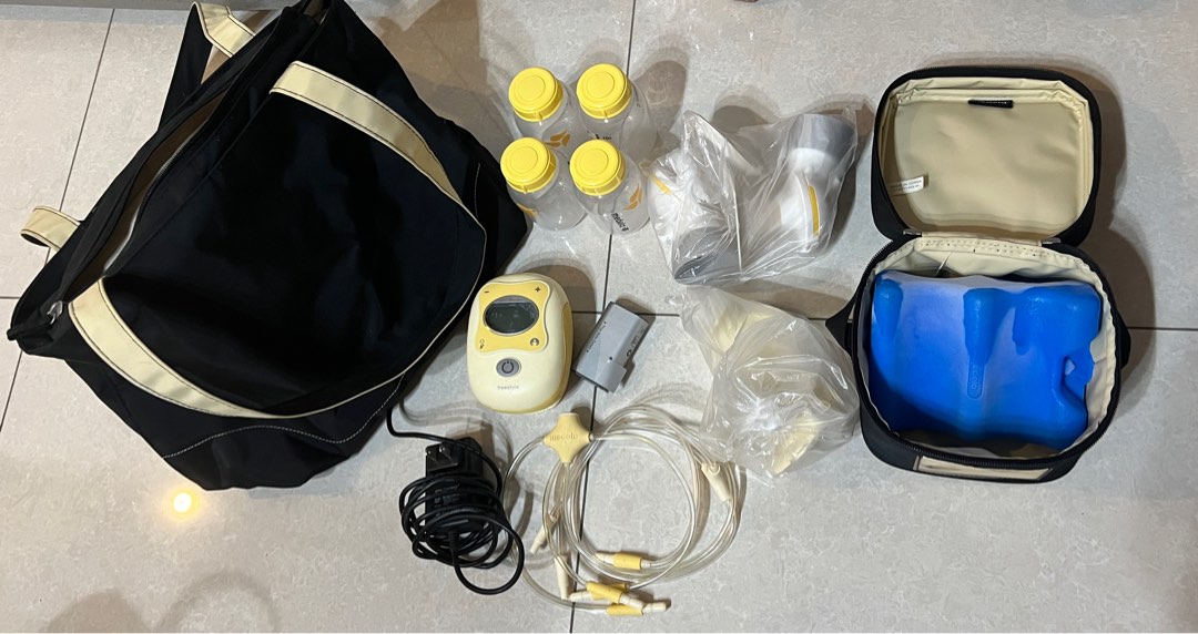 Medela Freestyle Breast Pump with 2 sets accessories, Babies & Kids