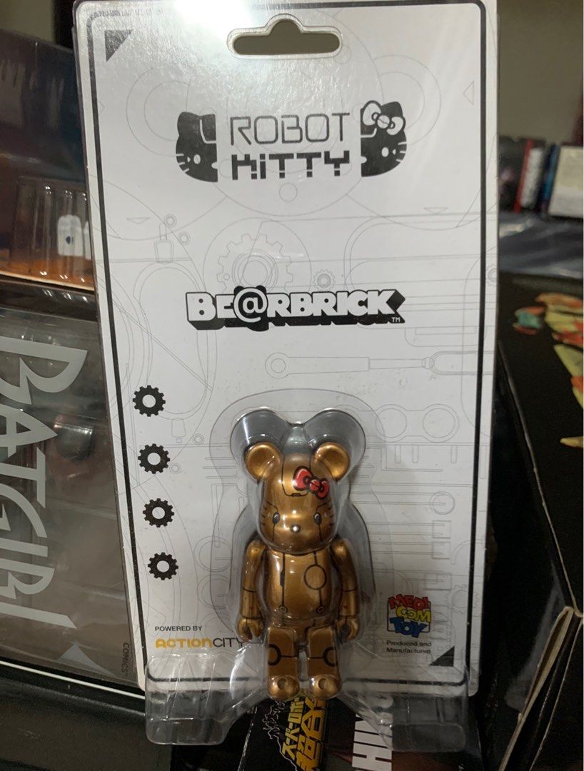 Medicom Bearbrick kitty robot gold version 100%, Hobbies Toys