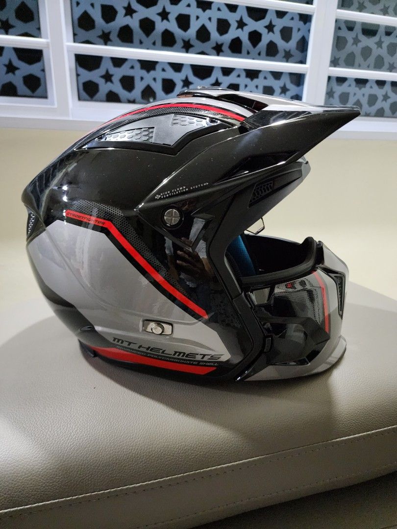 MT helmet street fighter, Motorcycles, Motorcycle Apparel on Carousell