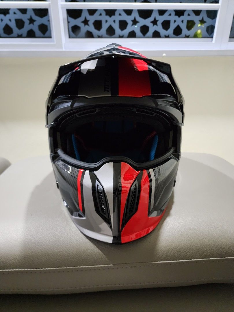 MT helmet street fighter, Motorcycles, Motorcycle Apparel on Carousell