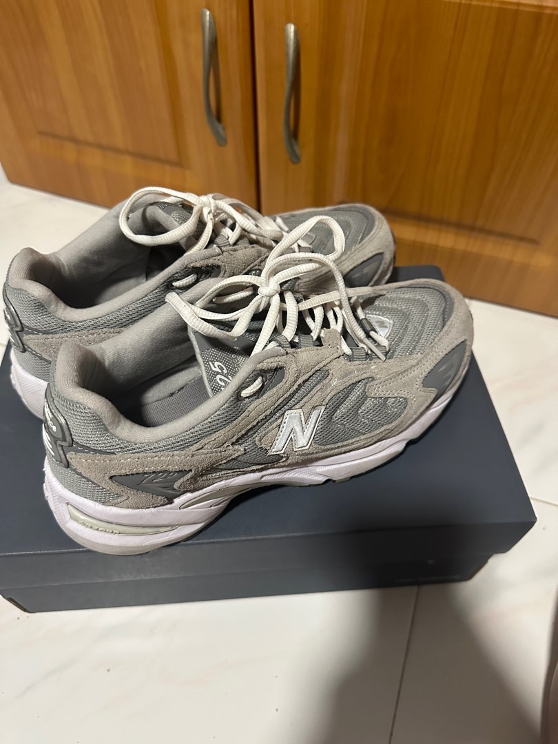New Balance 725, Men's Fashion, Footwear, Sneakers on Carousell