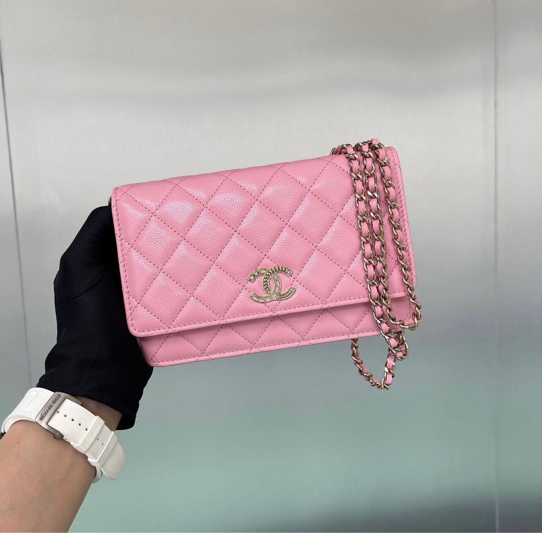 NEW Chanel Twirling CC Wallet On Chain Caviar 22K Pink / Mghw, Luxury, Bags  & Wallets on Carousell