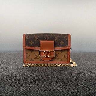 LOUIS VUITTON DAUPHINE CHAIN WALLET – A&J GOLD NORWAY