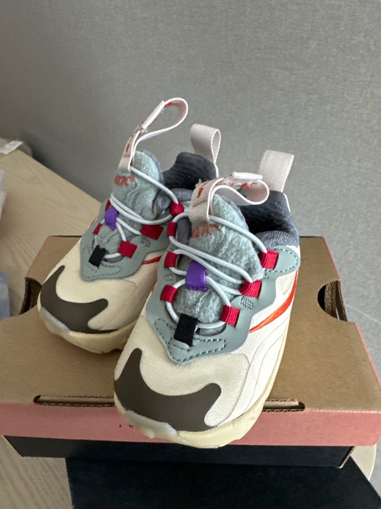 Nike Air Max 270 travis Scott US4c, 兒童＆孕婦用品, 嬰兒及小童流行