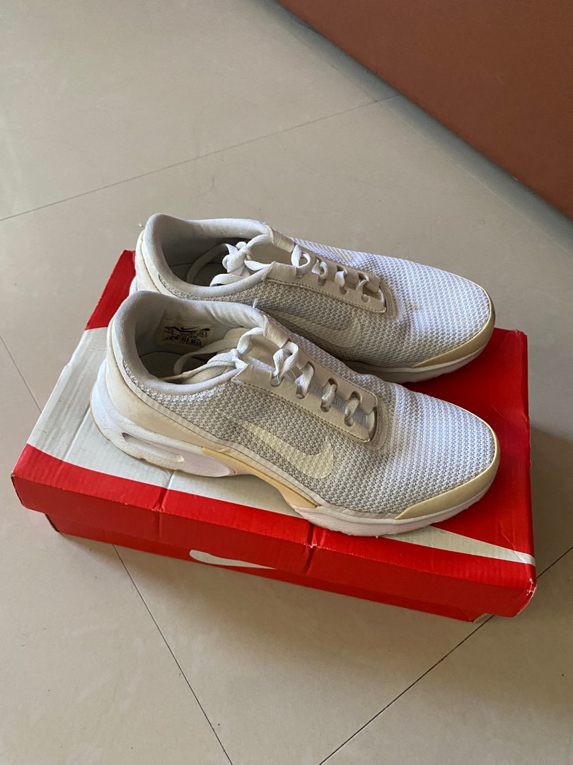 womens nike air max jewell