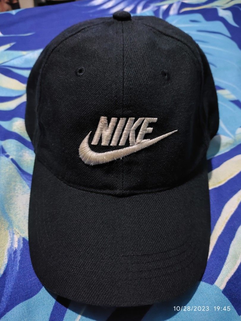 Nike, Anta, Penshoppe Caps etc. (Category: Caps & Hats) located in Quezon City. Submitted by declutteric (Listing ID 1262609763, Image 3). Description: 350-500 per cap Pm for more pics and details QC area Slightly negotiable.