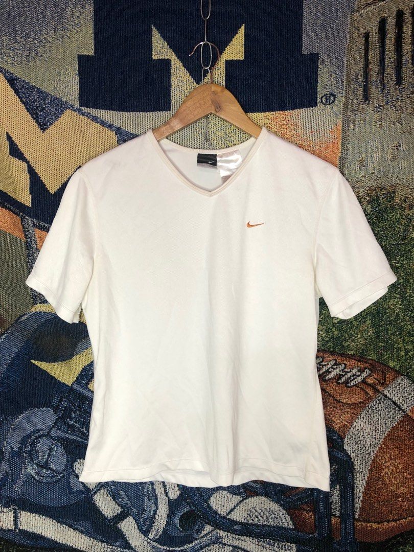 mens white nike tee
