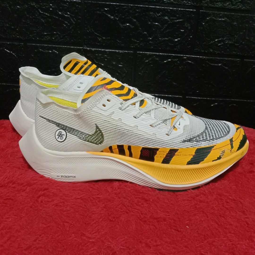 vaporfly tiger
