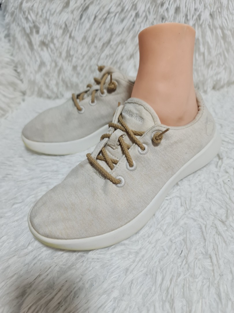 Original Le Mouton lightweight and comfy sneakers, Women's Fashion ...