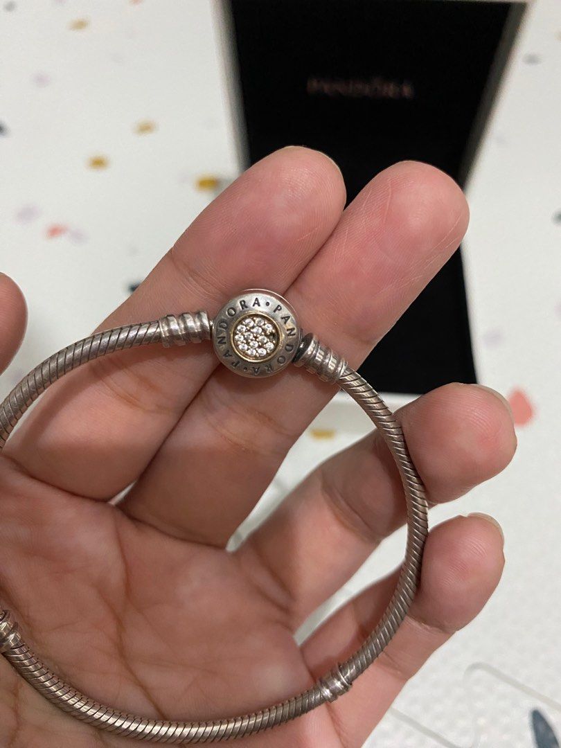 Pandora moments logo clasp sales snake chain bracelet