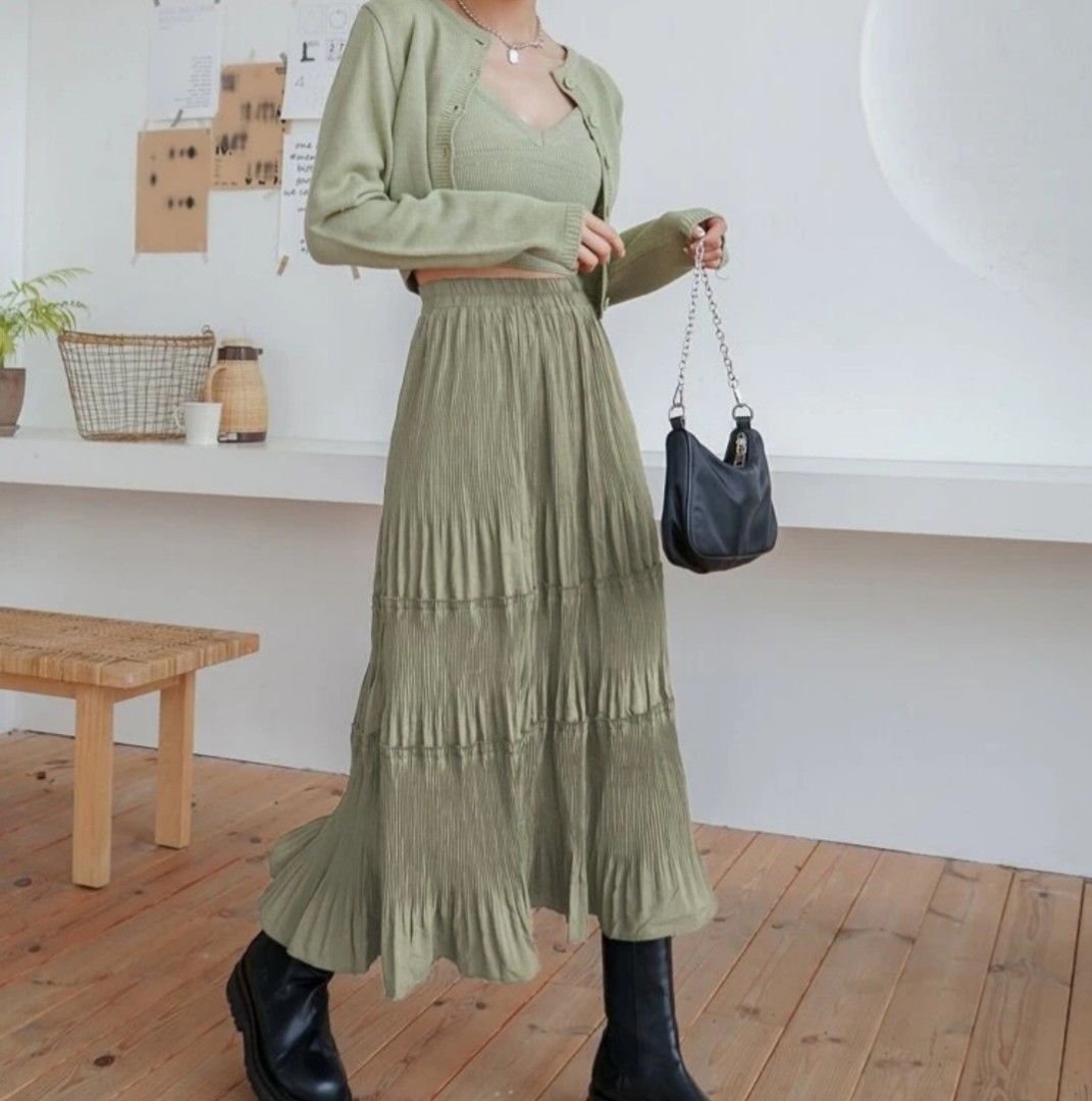 Pastel Green Skirt, Women's Fashion, Bottoms, Skirts on Carousell
