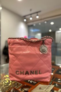 Chanel Heart Bag in Coral Pink Lambskin with Gold-Tone Metal — UFO