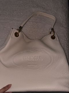 Prada Black Vitello Phenix Leather Hobo Bag BR5096 - Yoogi's Closet